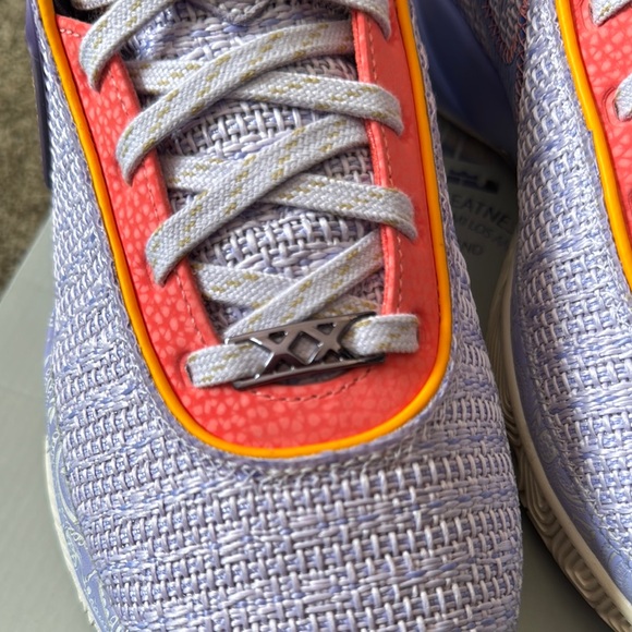 Nike LeBron xx violet frost/metallic gold size 8.5 men’s or 10 women’s - Picture 4 of 6